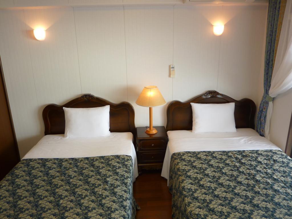 Morimar Resort Hotel Yomitan Kamer foto
