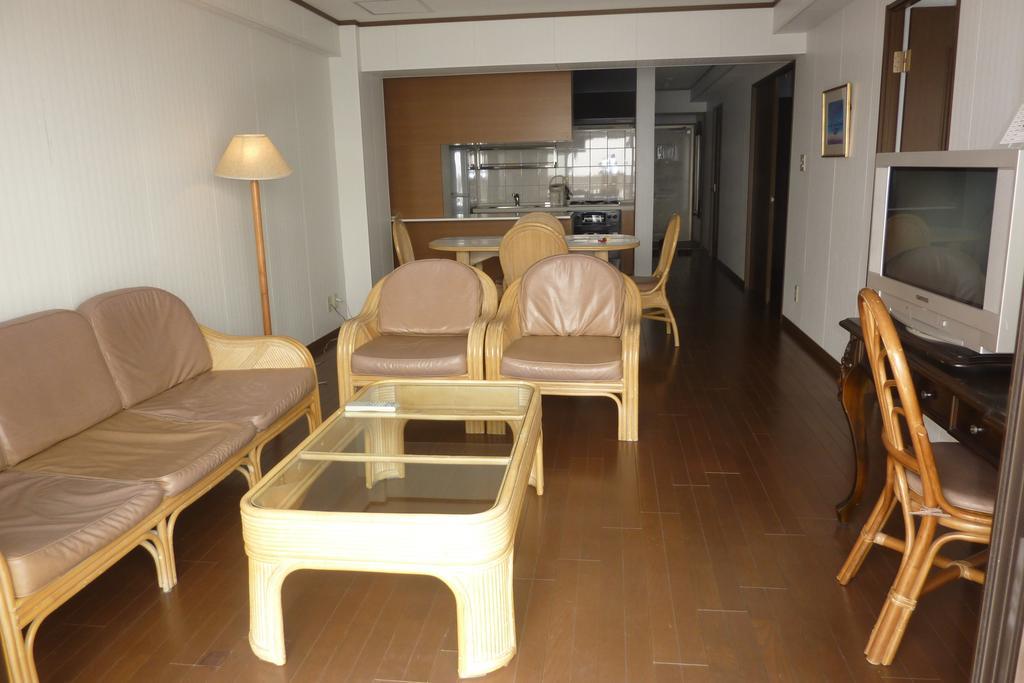Morimar Resort Hotel Yomitan Buitenkant foto