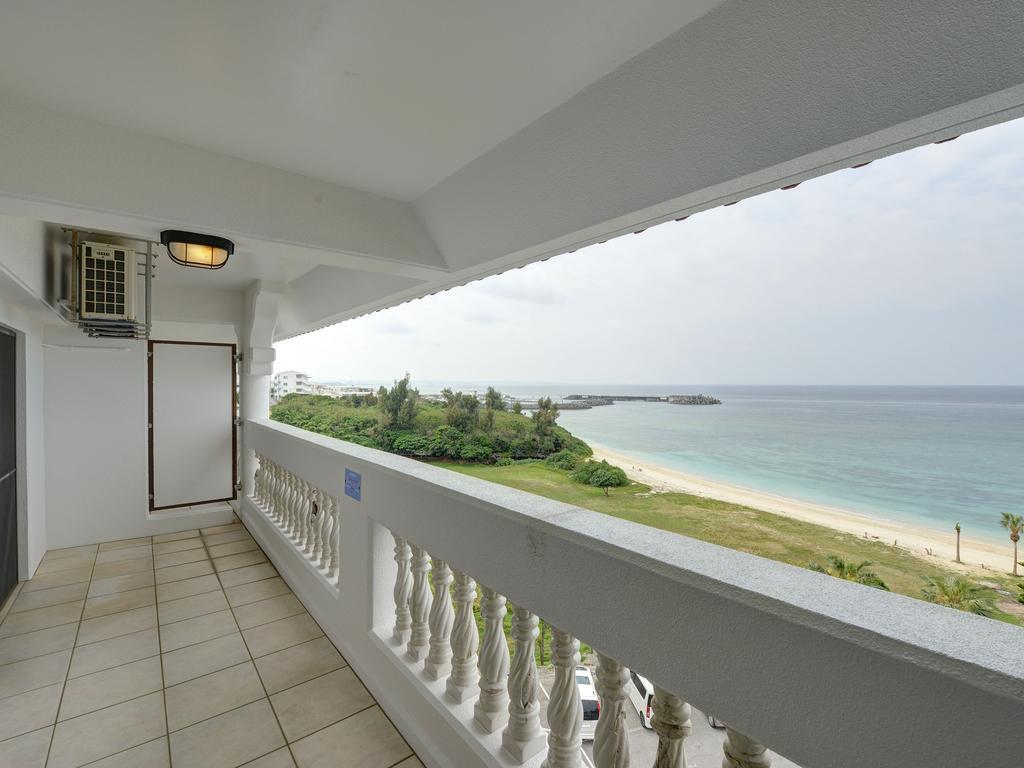 Morimar Resort Hotel Yomitan Buitenkant foto