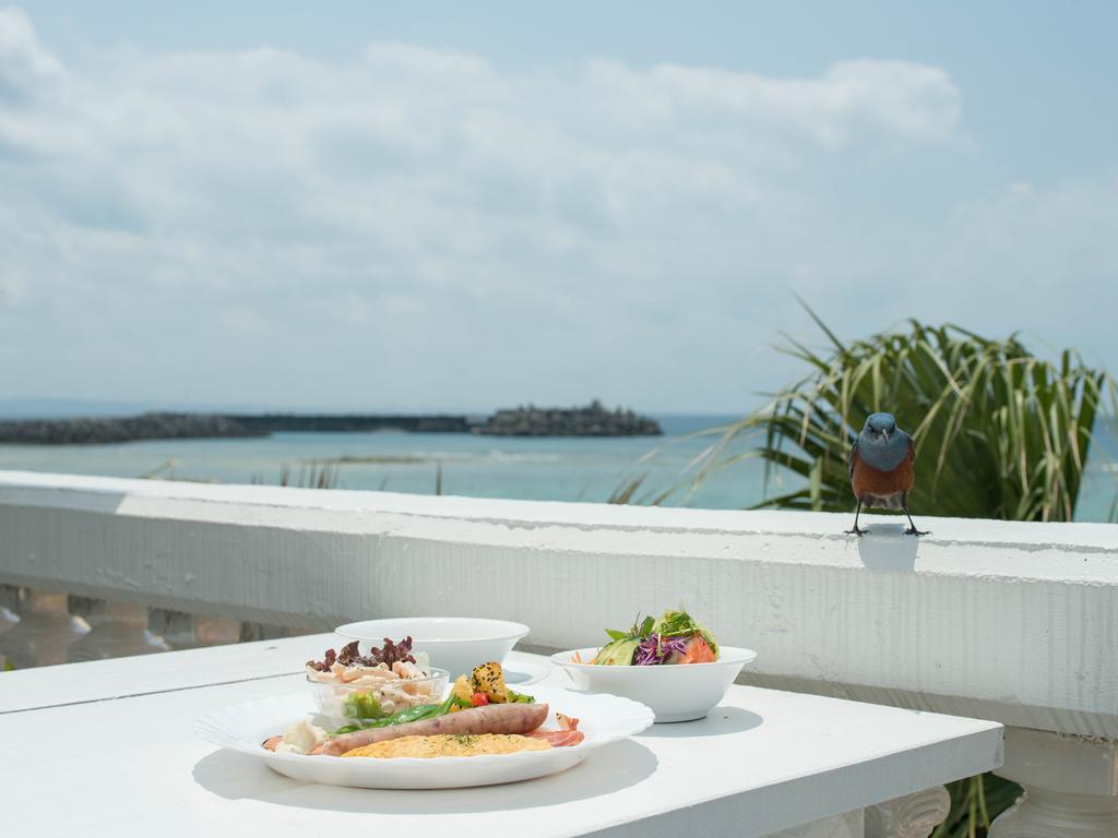 Morimar Resort Hotel Yomitan Buitenkant foto