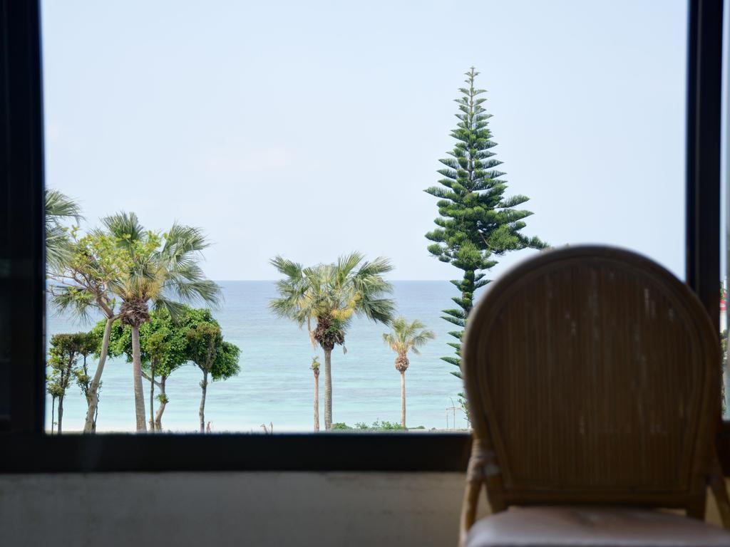 Morimar Resort Hotel Yomitan Buitenkant foto